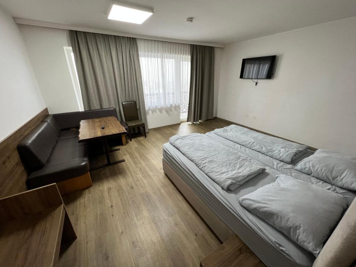 F Hotel 24H Check-In Hörsching Dış mekan fotoğraf