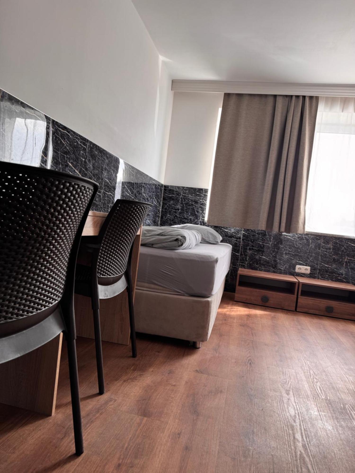 F Hotel 24H Check-In Hörsching Dış mekan fotoğraf