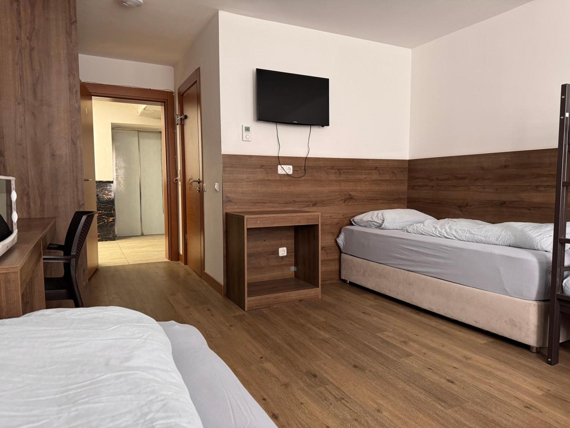 F Hotel 24H Check-In Hörsching Dış mekan fotoğraf